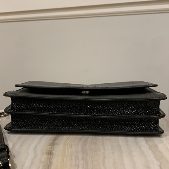 **SOLD*** Michael Kors Daniella Snake Scale Print Silver Chain Crossbody - Picture 7 of 17